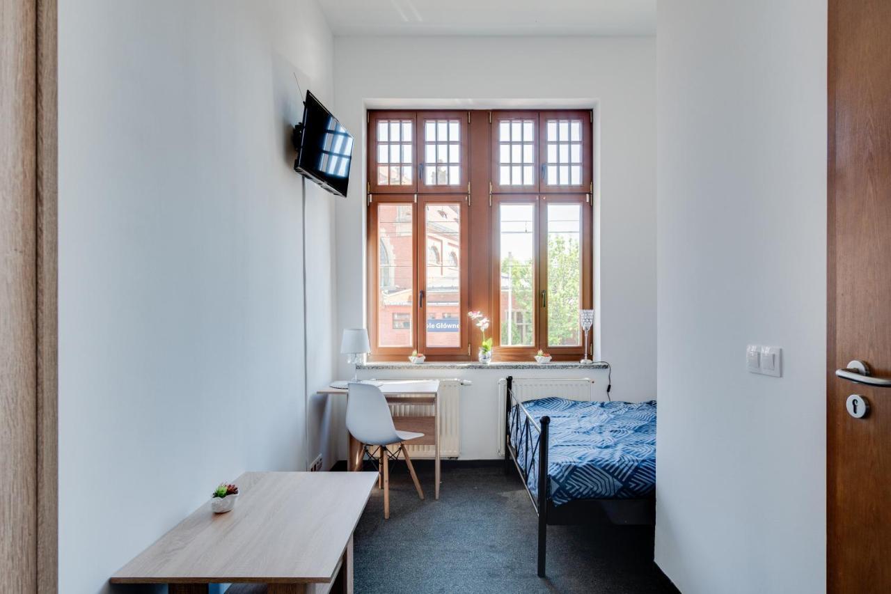 Hostel Opole Glowne エクステリア 写真